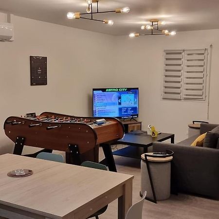 Belle Maison Climatisee Renovee Pac-Man Entre Collegues, Amis, Famille - Barbecue - Netflix - Prime - Baby Foot 50Cts Saint-Seurin-sur-l'Isle Eksteriør billede
