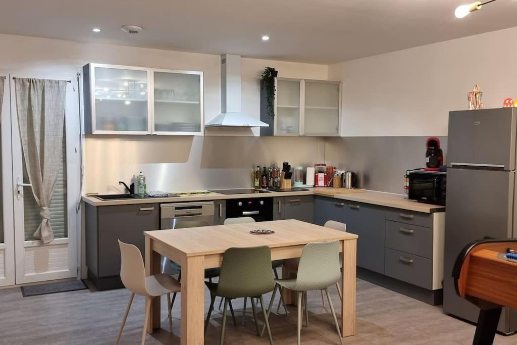 Belle Maison Climatisee Renovee Pac-Man Entre Collegues, Amis, Famille - Barbecue - Netflix - Prime - Baby Foot 50Cts Saint-Seurin-sur-l'Isle Eksteriør billede