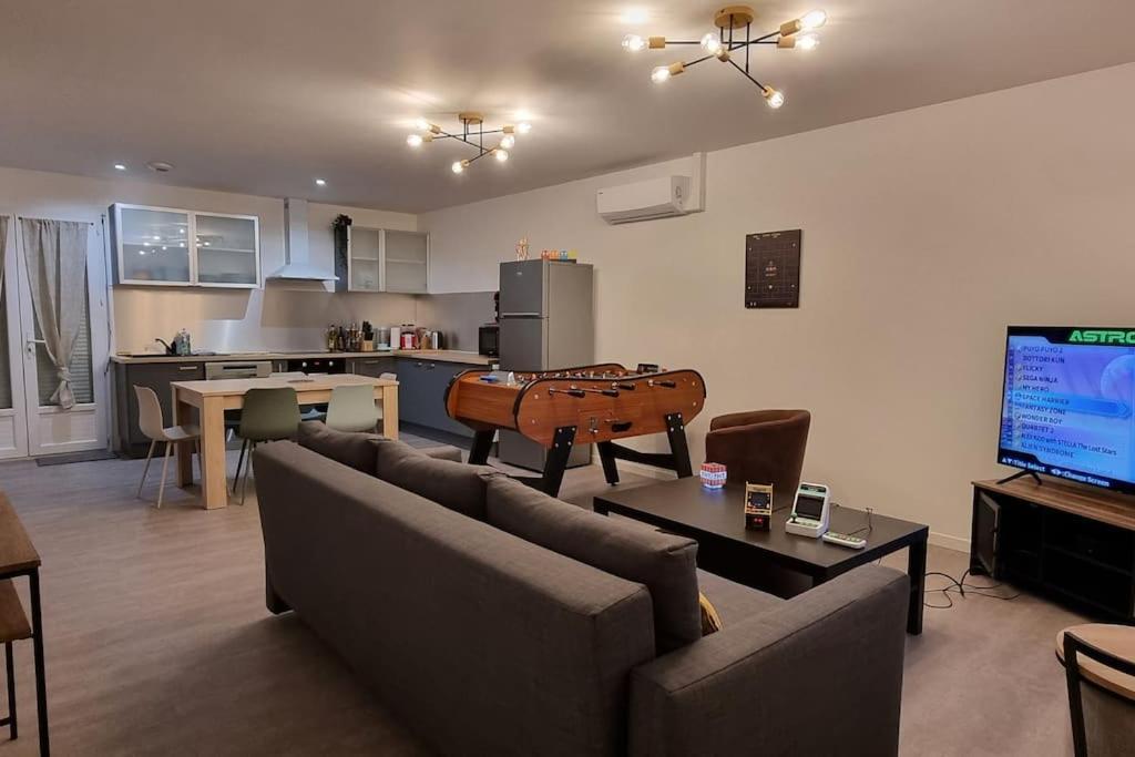 Belle Maison Climatisee Renovee Pac-Man Entre Collegues, Amis, Famille - Barbecue - Netflix - Prime - Baby Foot 50Cts Saint-Seurin-sur-l'Isle Eksteriør billede