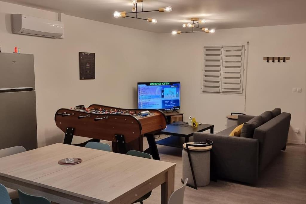 Belle Maison Climatisee Renovee Pac-Man Entre Collegues, Amis, Famille - Barbecue - Netflix - Prime - Baby Foot 50Cts Saint-Seurin-sur-l'Isle Eksteriør billede